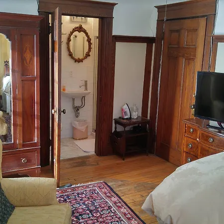 Ashbury House Bed & Breakfast-3